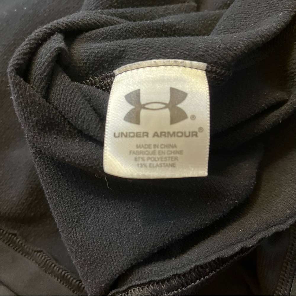 Under Armour Women's Black Long Sleeve Tee with turquoise Accents. - Picture 6 of 8